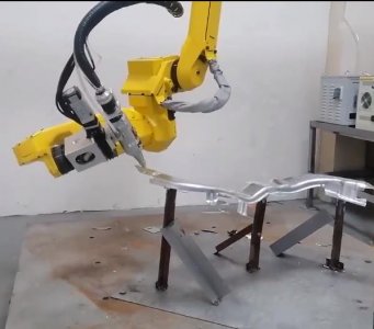 機械手三維激光切割機——突破維度限制，解鎖